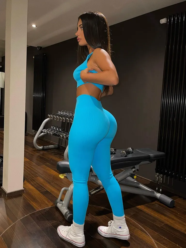 Gym & fitness · Gym Equipment Pose, example 3 of 4