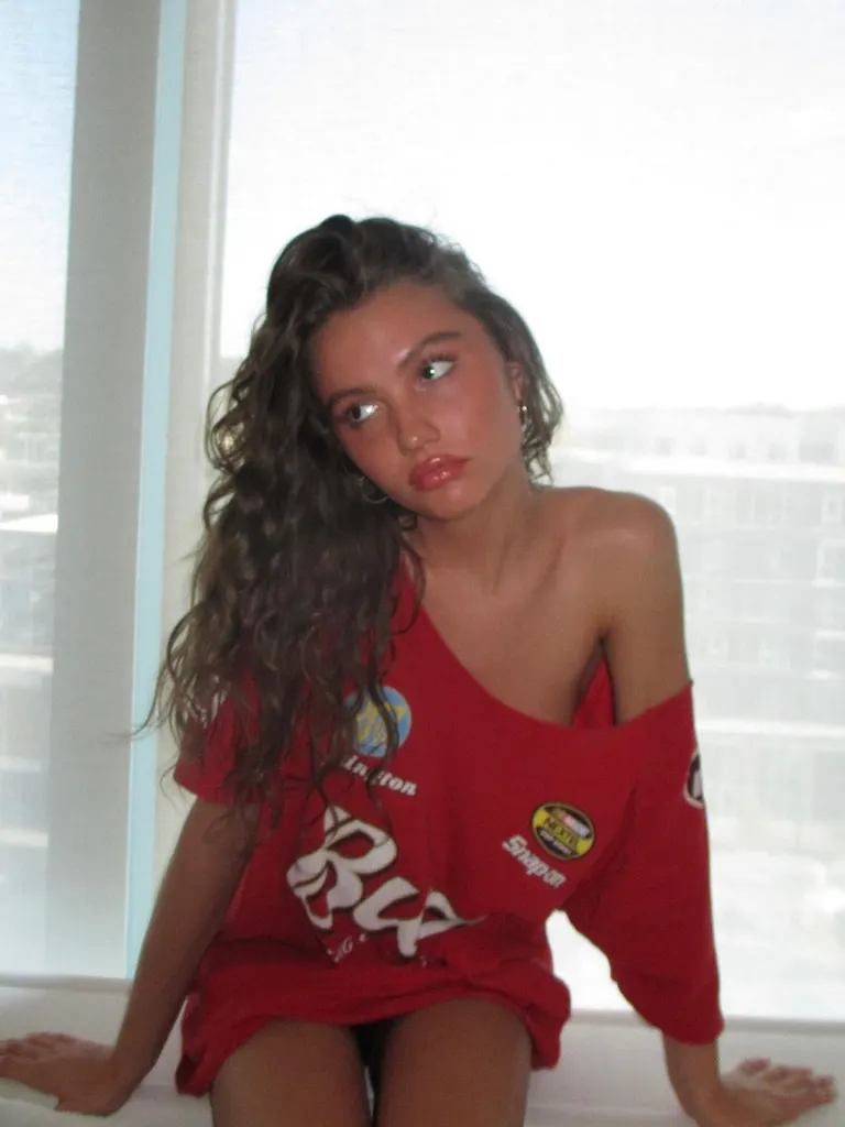 Lifestyle · Oversized Tee Window, example 3 of 6