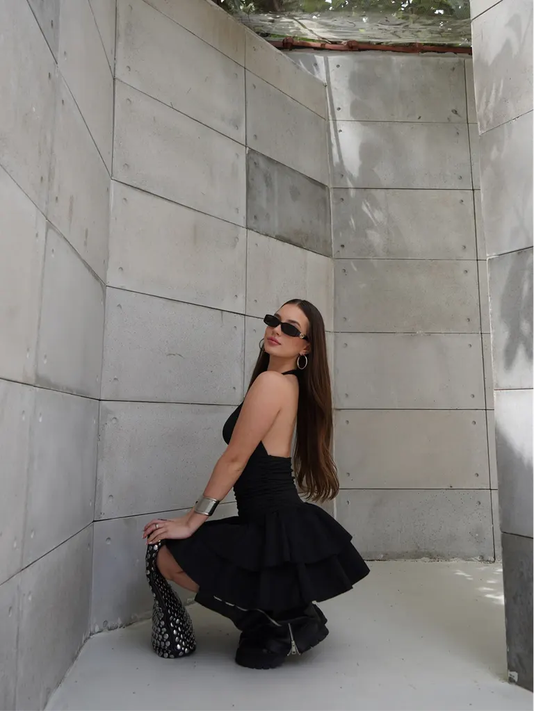 Luxury · Minimalist Concrete Chic, example 4 of 8