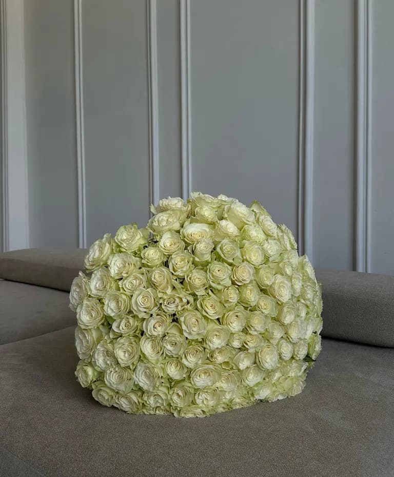 Luxury · Giant Rose Bouquet, example 4 of 4
