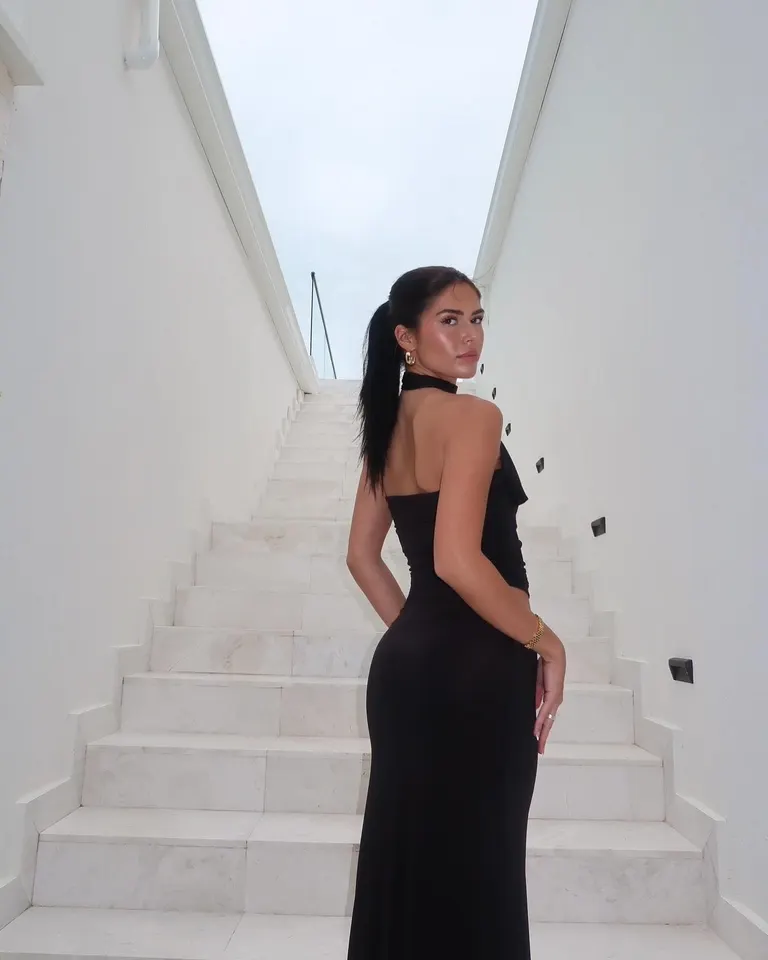 Luxury · Minimalist Staircase Glam, example 4 of 4