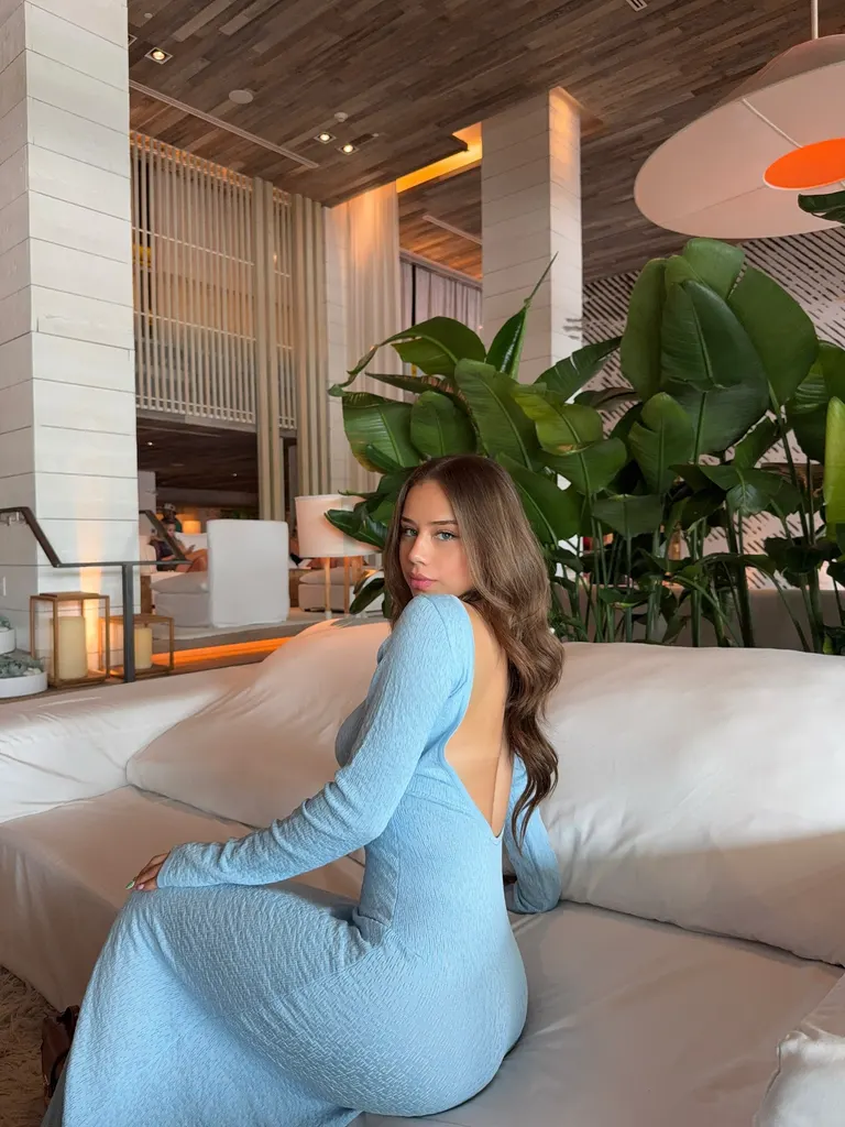 Luxury · Luxury Resort Lounge, example 4 of 5