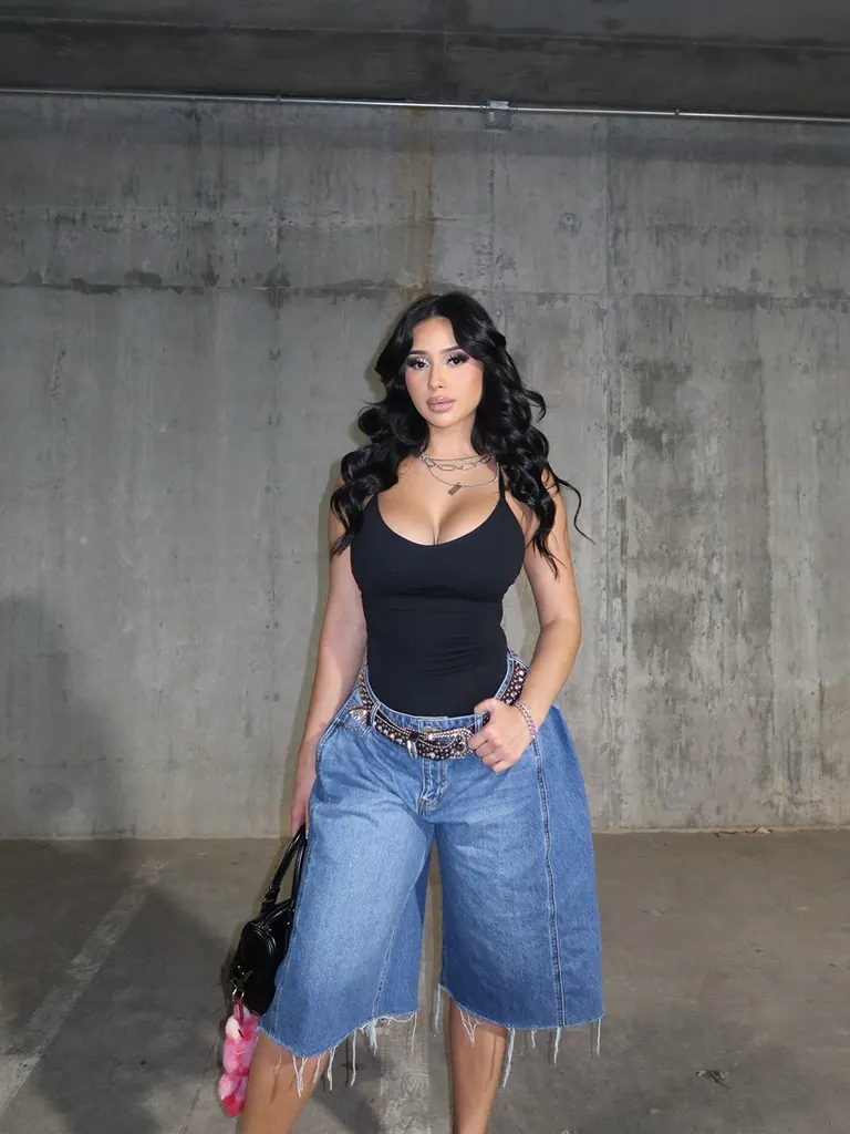 Lifestyle · Streetwear Garage Look, example 2 of 2