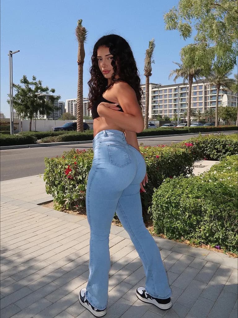 Lifestyle · Sunny Sidewalk Denim, example 2 of 3