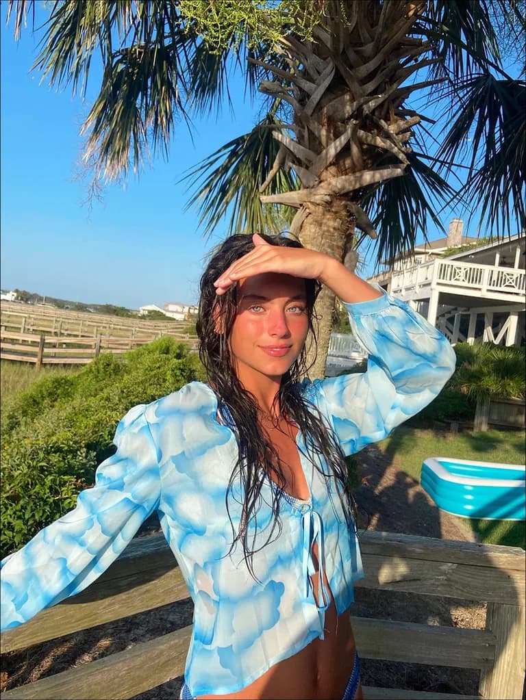 Travel · Beach house golden hour, example 2 of 5