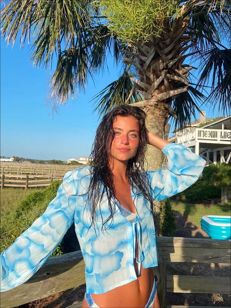 Travel · Beach house golden hour, example 4 of 5