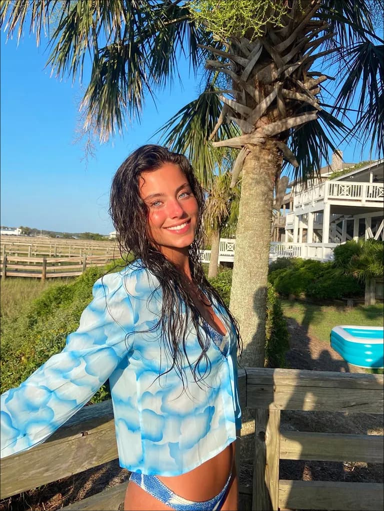 Travel · Beach house golden hour, example 5 of 5