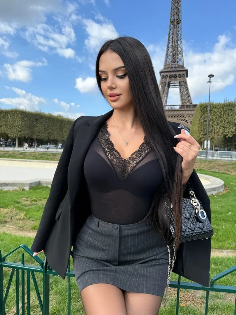 Travel · Paris Landmark Chic, example 4 of 5